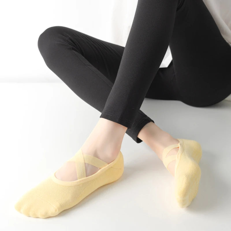Women's Breathable Yoga Socks with Non-Slip Silicone Bands - Ideal for Pilates, Ballet Dance, Fitness, & Workout. Cotton Style.